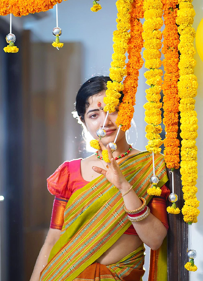 bhairavi_20ardhya_20deka_20_2810_29.jpg 10