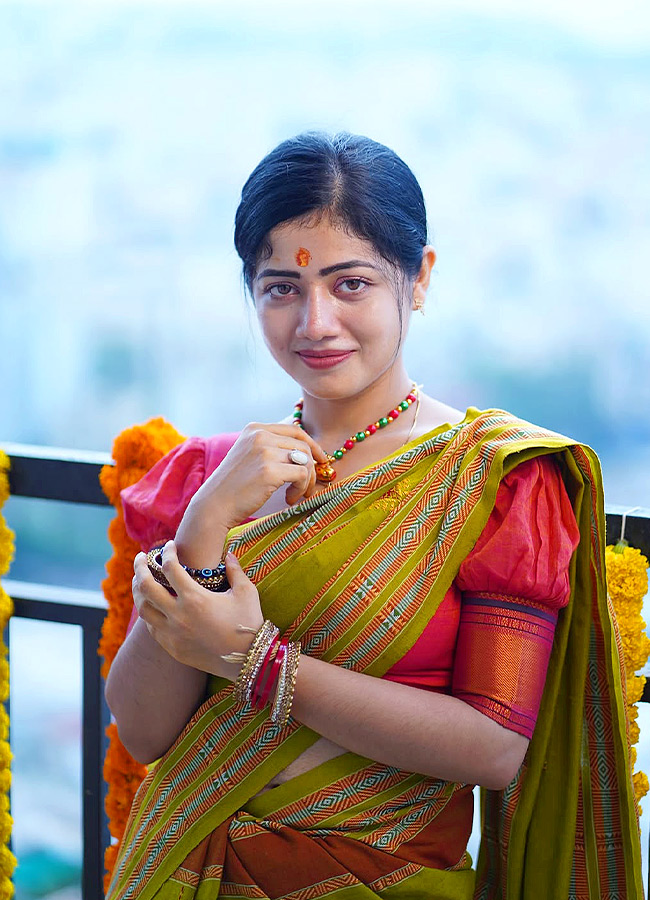 bhairavi_20ardhya_20deka_20_287_29.jpg 7