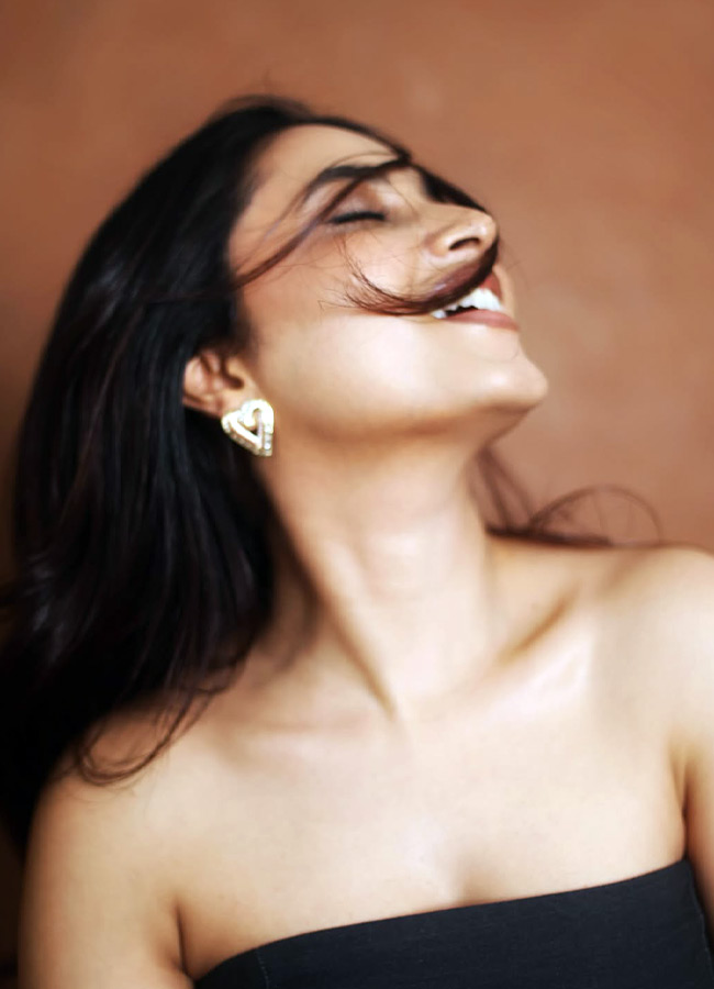 Priyanka_20Mohan_20_286_29.jpg 6