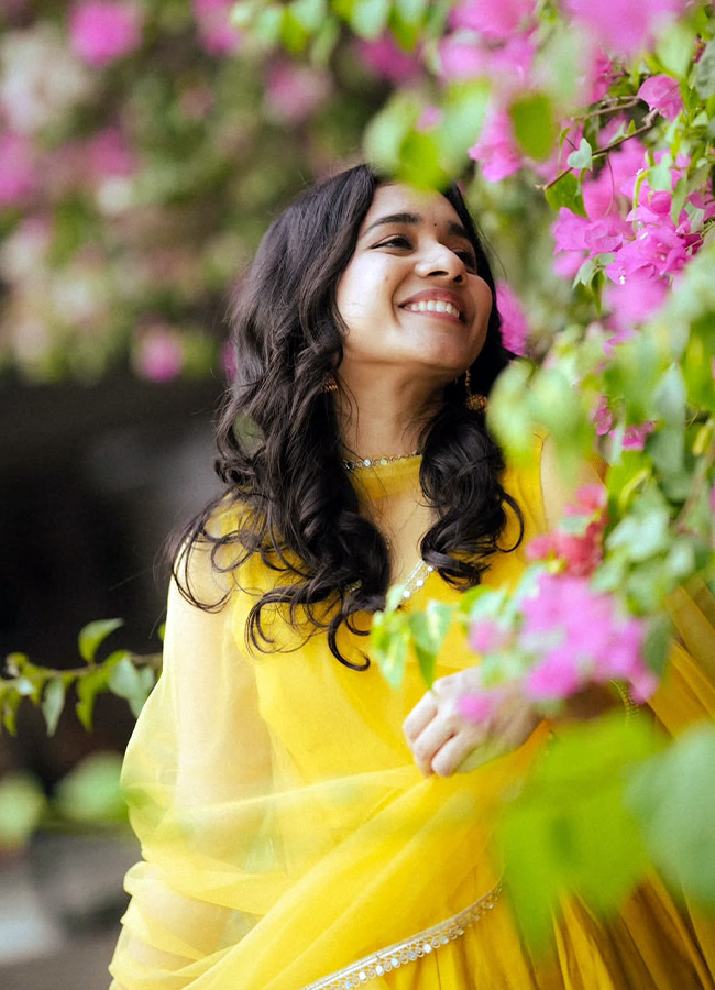 Anishma_20Anilkumar_20_286_29.jpg 6