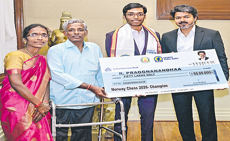 PRAGG-CM-VIJAY2.jpg