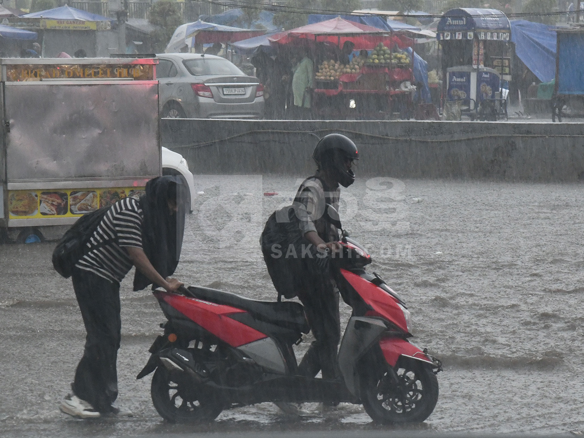 Today_20Heavy_20Rains_20In_20Hyderabad_20HD_20Photos__20_2825_29.jpg 23