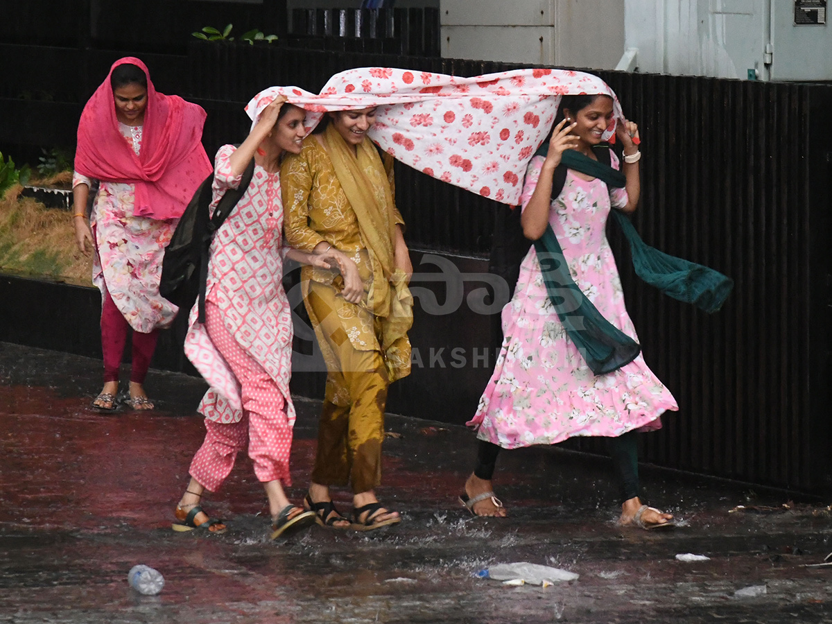 Today_20Heavy_20Rains_20In_20Hyderabad_20HD_20Photos__20_2839_29.jpg 37