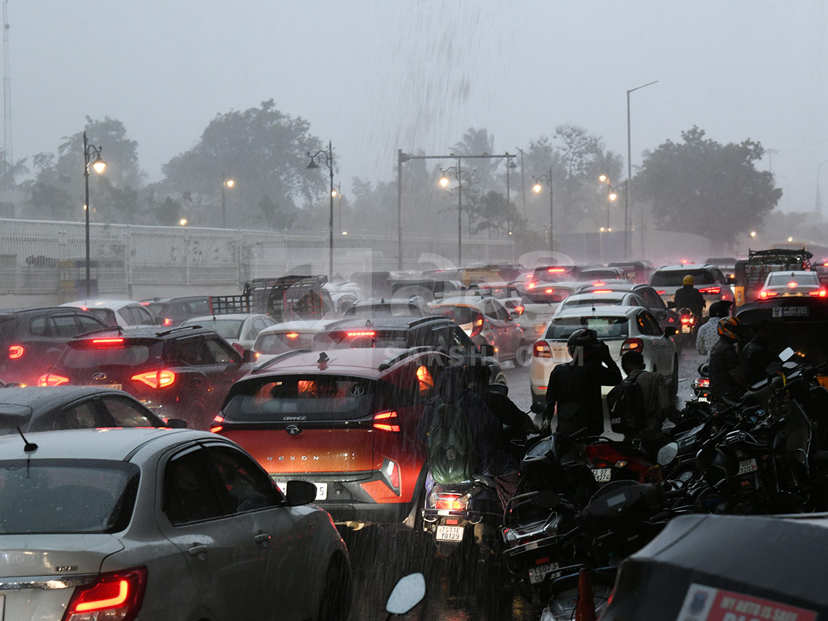 Today_20Heavy_20Rains_20In_20Hyderabad_20HD_20Photos__20_289_29_0.jpg 7
