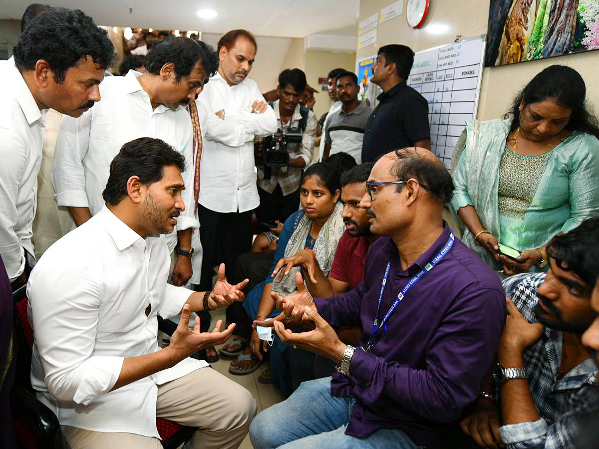 YS_20Jagan_20consoles_20victims_20_287_29.jpg 7