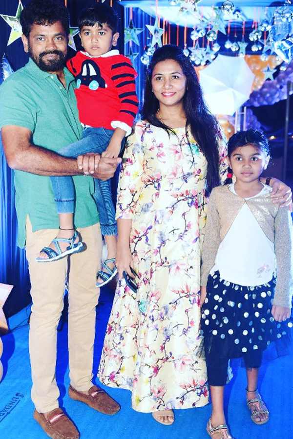 Director_20Sukumar_20And_20His_20Wife_20Thabitha_20Wedding_20Anniversary_20Special_20Photos_20_2812_29.jpg 13