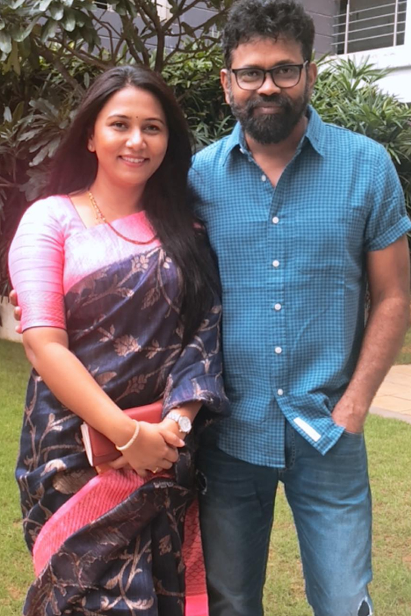 Director_20Sukumar_20And_20His_20Wife_20Thabitha_20Wedding_20Anniversary_20Special_20Photos_20_2816_29.jpg 17