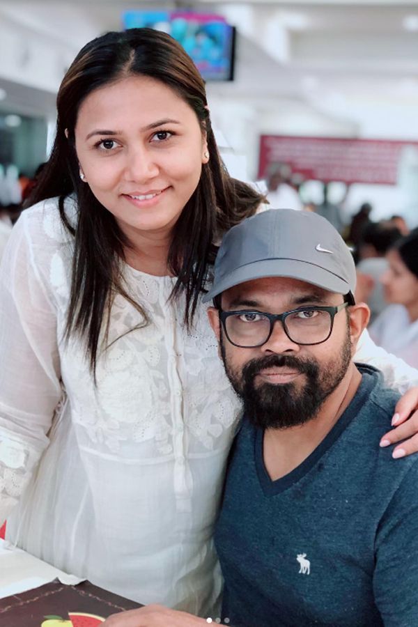 Director_20Sukumar_20And_20His_20Wife_20Thabitha_20Wedding_20Anniversary_20Special_20Photos_20_2818_29.jpg 19
