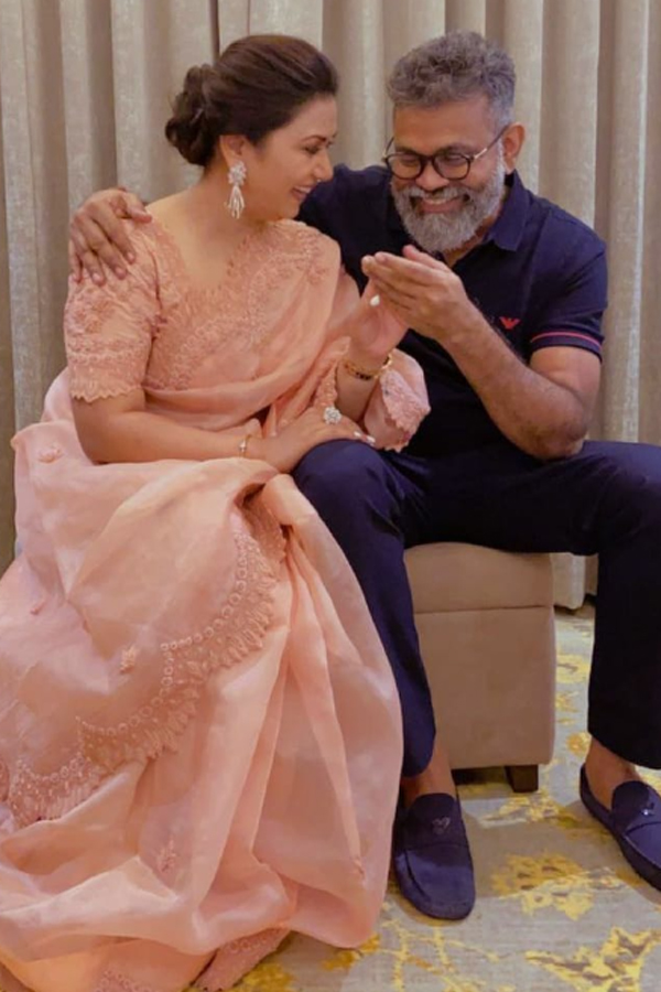 Director_20Sukumar_20And_20His_20Wife_20Thabitha_20Wedding_20Anniversary_20Special_20Photos_20_2826_29.jpg 27