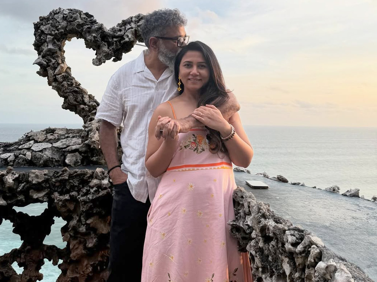 Director_20Sukumar_20And_20His_20Wife_20Thabitha_20Wedding_20Anniversary_20Special_20Photos_20_283_29.jpg 4