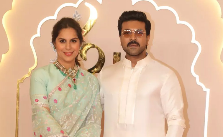 Ram_20Charan_20And_20Upasana_20Konidela_2014th_20Wedding_20Anniversary_20Photos_20_2818_29.jpg 10