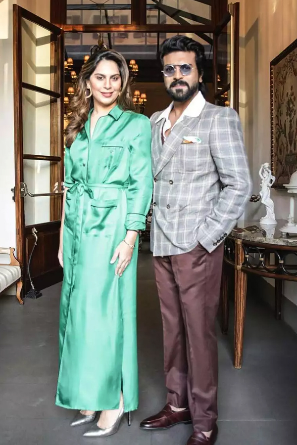 Ram_20Charan_20And_20Upasana_20Konidela_2014th_20Wedding_20Anniversary_20Photos_20_284_29.jpg 18