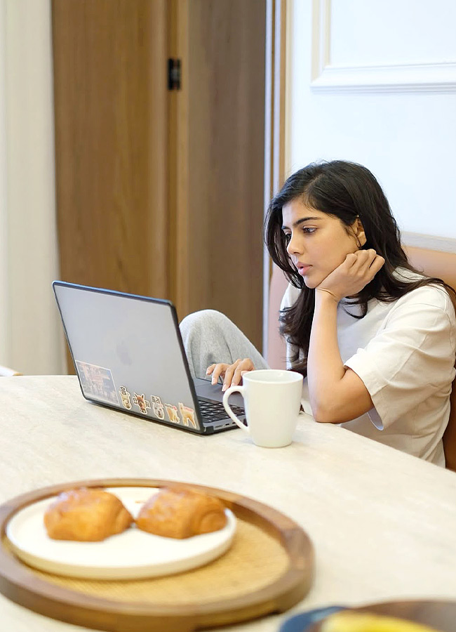 kalyanipriyadarshan_20_2814_29.jpg 14