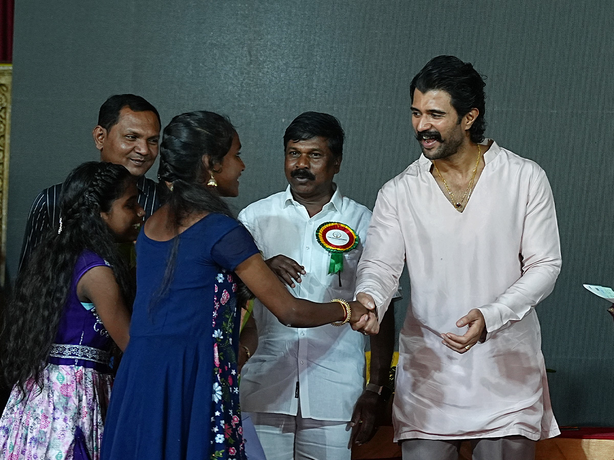vijay_20deverakonda_20village_20_289_29.jpg 9