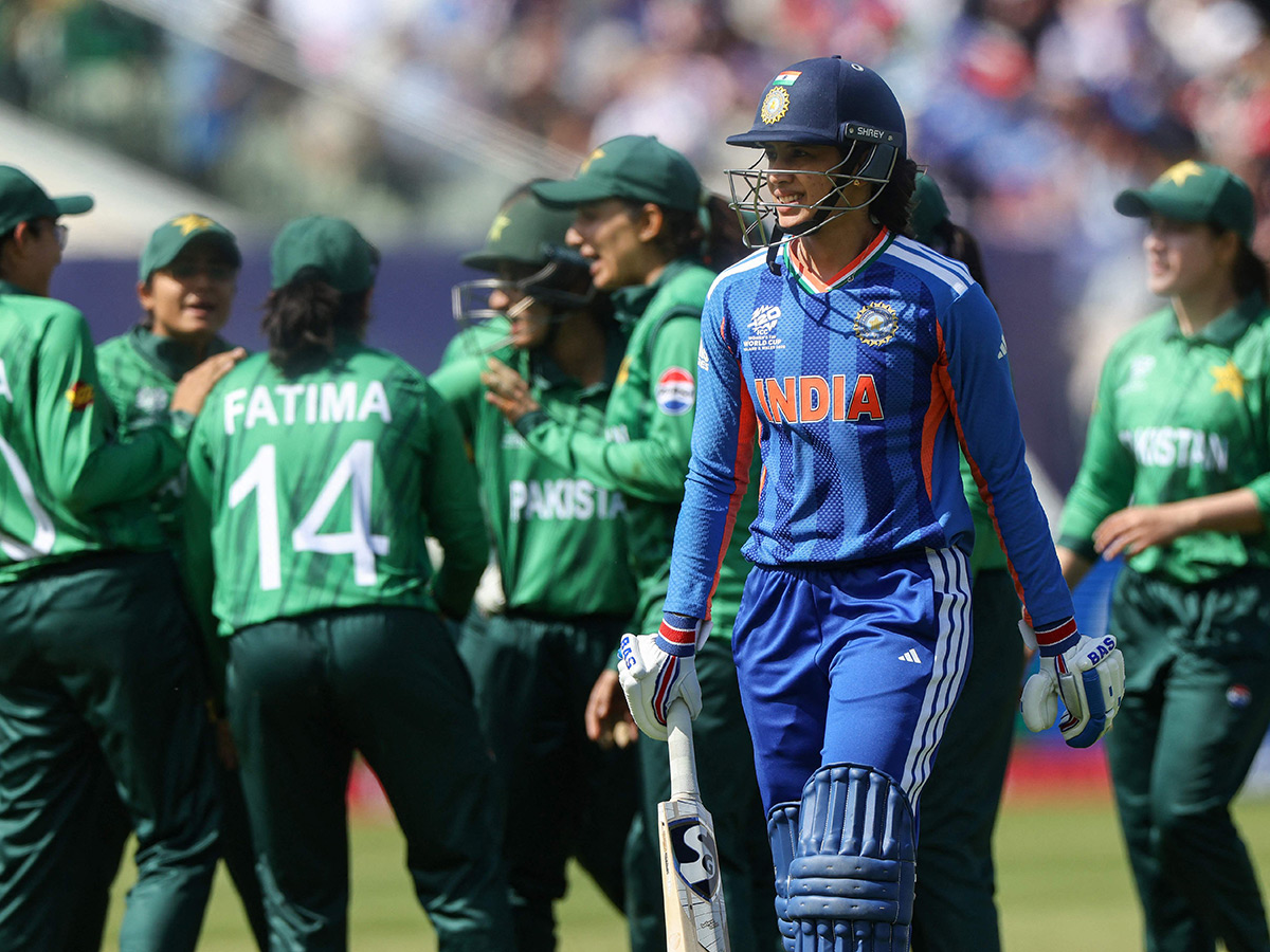 ICC_20Womens_20T20_20cricket_20World_20Cup_20Match_20India_20and_20Pakistan__20_2812_29.jpg 12