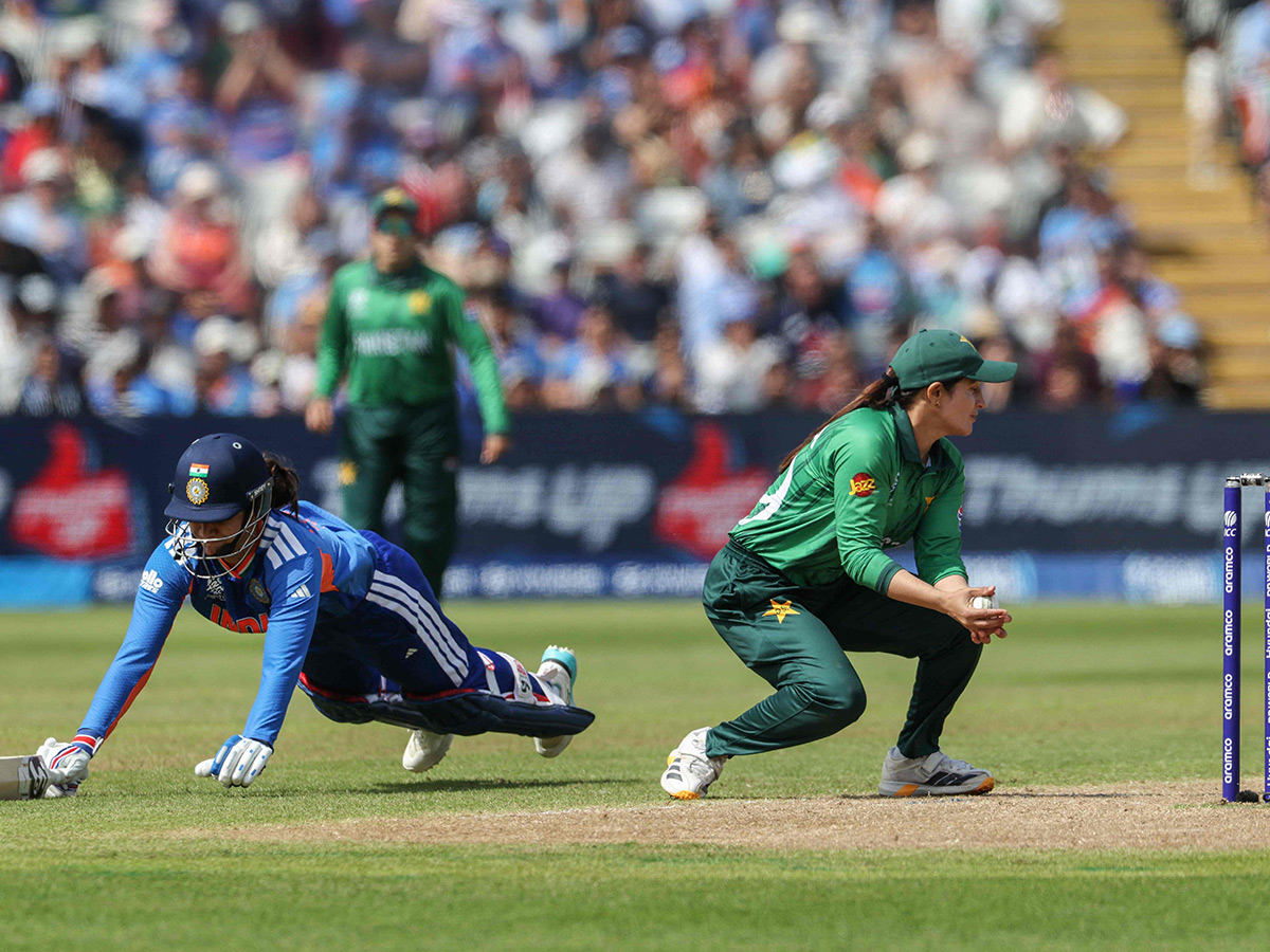 ICC_20Womens_20T20_20cricket_20World_20Cup_20Match_20India_20and_20Pakistan__20_2813_29.jpg 13
