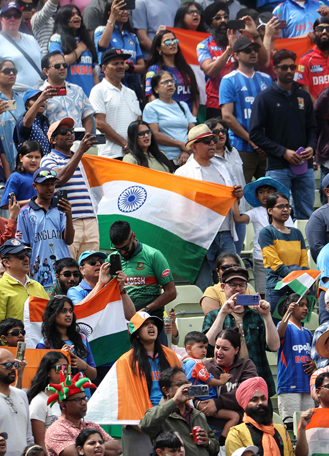 ICC_20Womens_20T20_20cricket_20World_20Cup_20Match_20India_20and_20Pakistan__20_2817_29.jpg 17