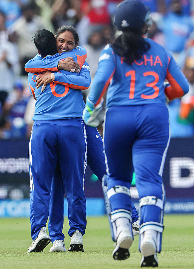 ICC_20Womens_20T20_20cricket_20World_20Cup_20Match_20India_20and_20Pakistan__20_2818_29.jpg 18