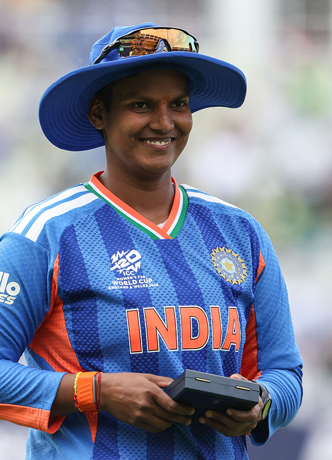 ICC_20Womens_20T20_20cricket_20World_20Cup_20Match_20India_20and_20Pakistan__20_2819_29.jpg 19
