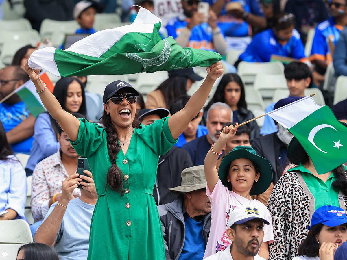ICC_20Womens_20T20_20cricket_20World_20Cup_20Match_20India_20and_20Pakistan__20_2827_29.jpg 27