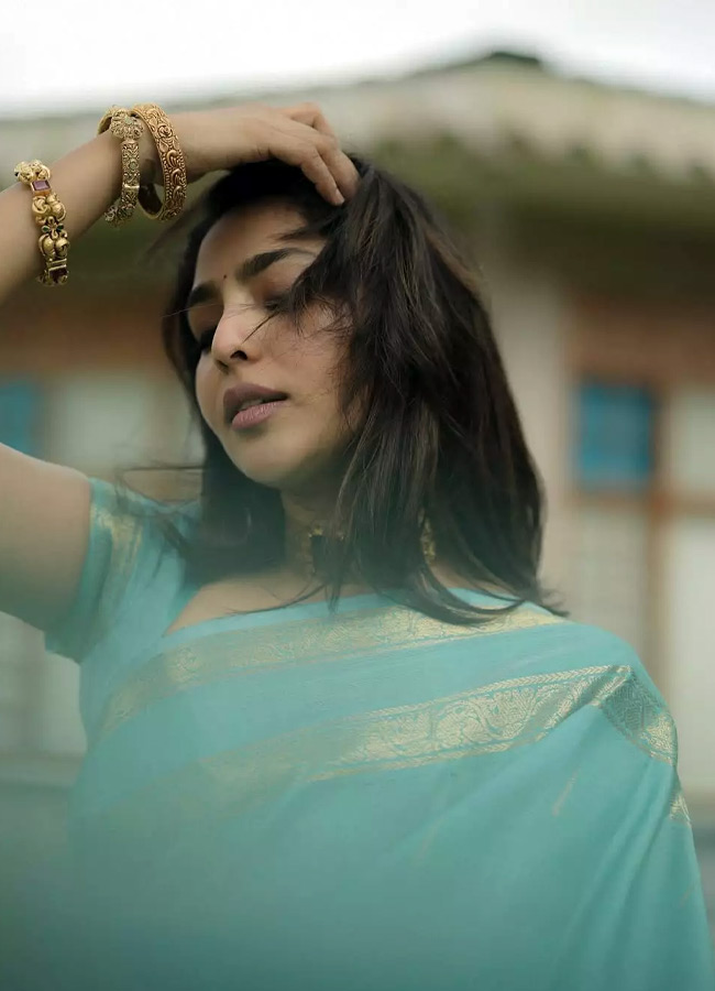 Aishwarya_20Lekshmi_20_288_29.jpg 8