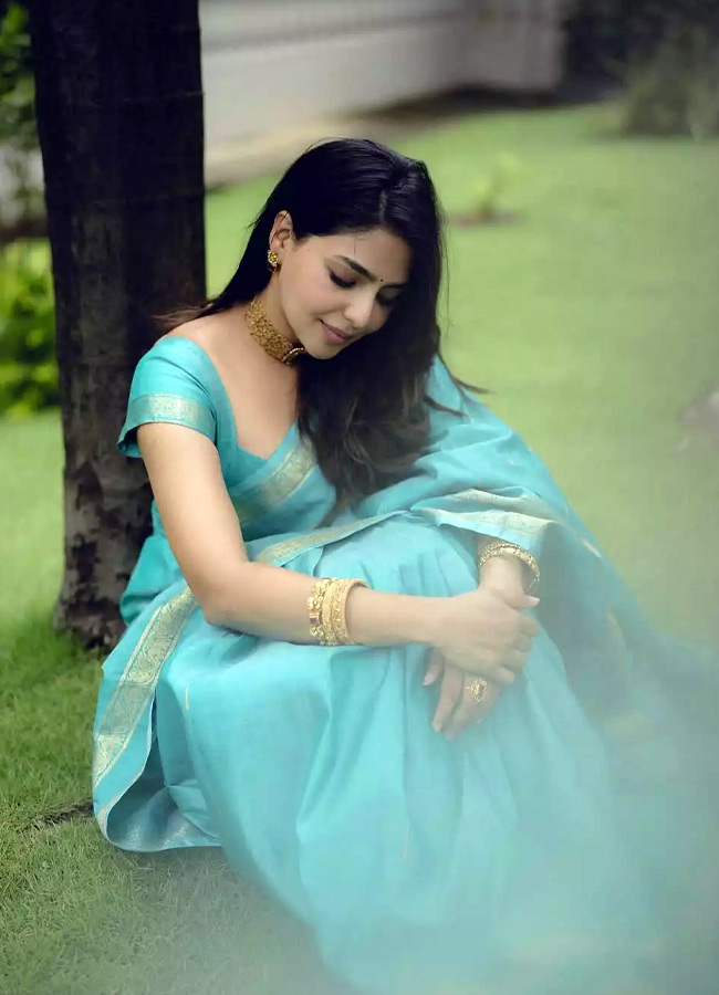 Aishwarya_20Lekshmi_20_289_29.jpg 9