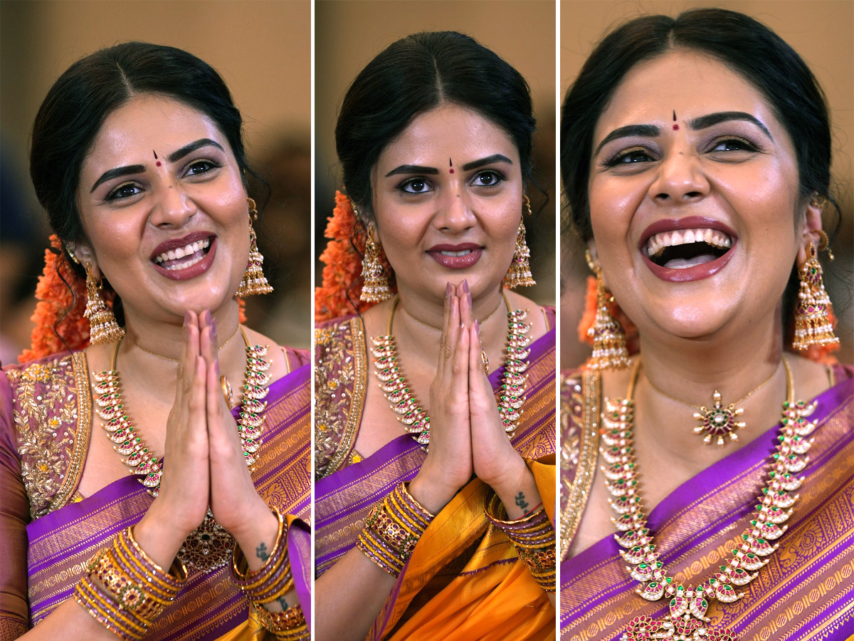 Sreemukhi_20In_20Maa_20Inti_20Bangaram_20Movie_20Pre_20Release_20Event__20_281_29.jpg 1