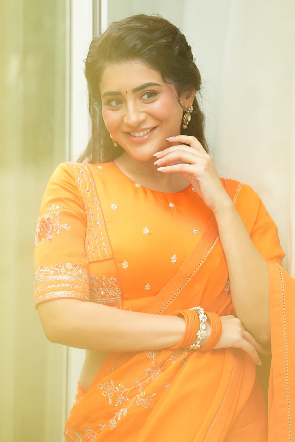 Actress_20Raashi_20Singh_20Stuns_20with_20Her_20Stylish_20Poses_20Photos_20_286_29.jpg 7