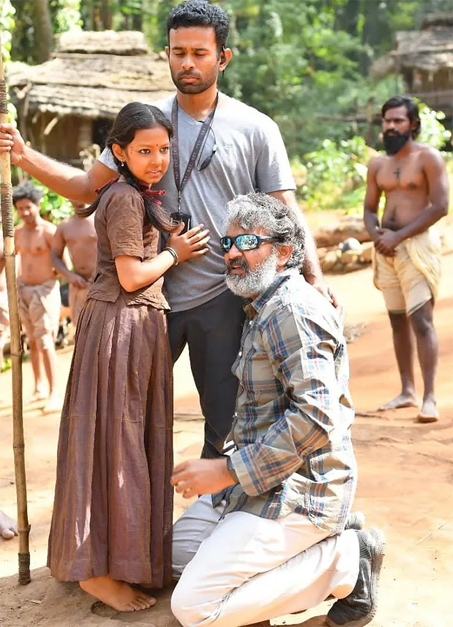 RRR_20Movie_20Child_20Artist_20Malli_20Stunning_20Transformation_20Photos_20Viral__20_2820_29.jpg 3