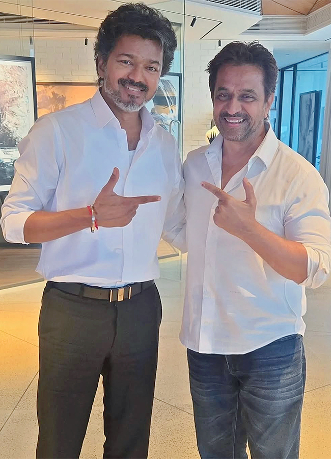 A_20Complete_20Photos_20Gallery_20Of_20Celebrities_20Who_20Met_20Vijay_20After_20He_20Became_20CM_20Of_20Tamil_20Nadu__20_2818_29.jpg 18