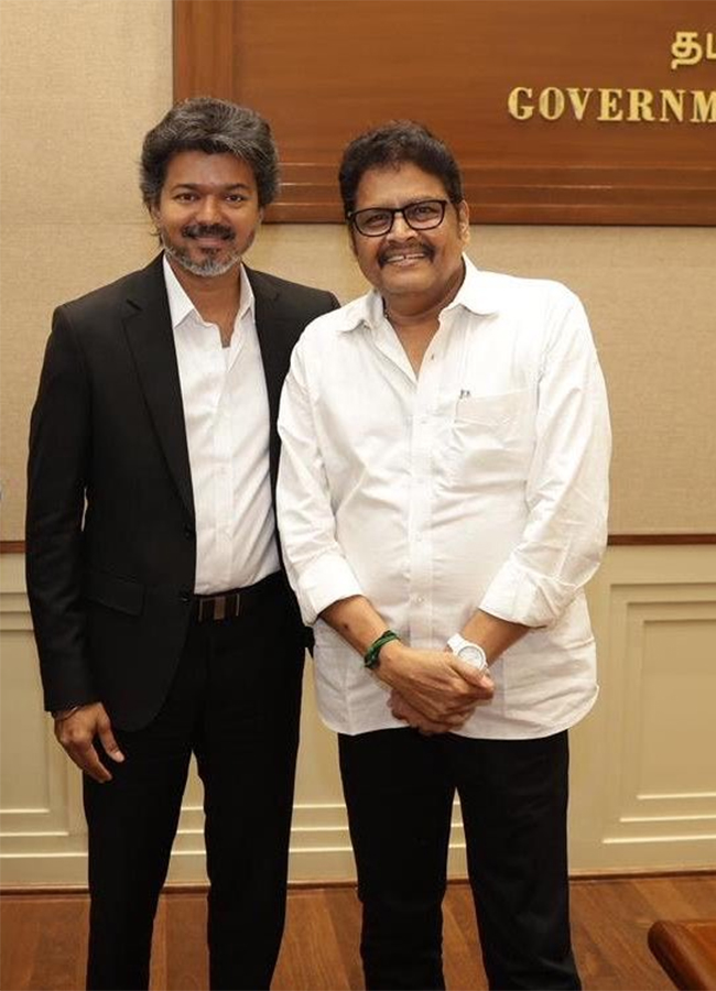 A_20Complete_20Photos_20Gallery_20Of_20Celebrities_20Who_20Met_20Vijay_20After_20He_20Became_20CM_20Of_20Tamil_20Nadu__20_2823_29.jpg 23