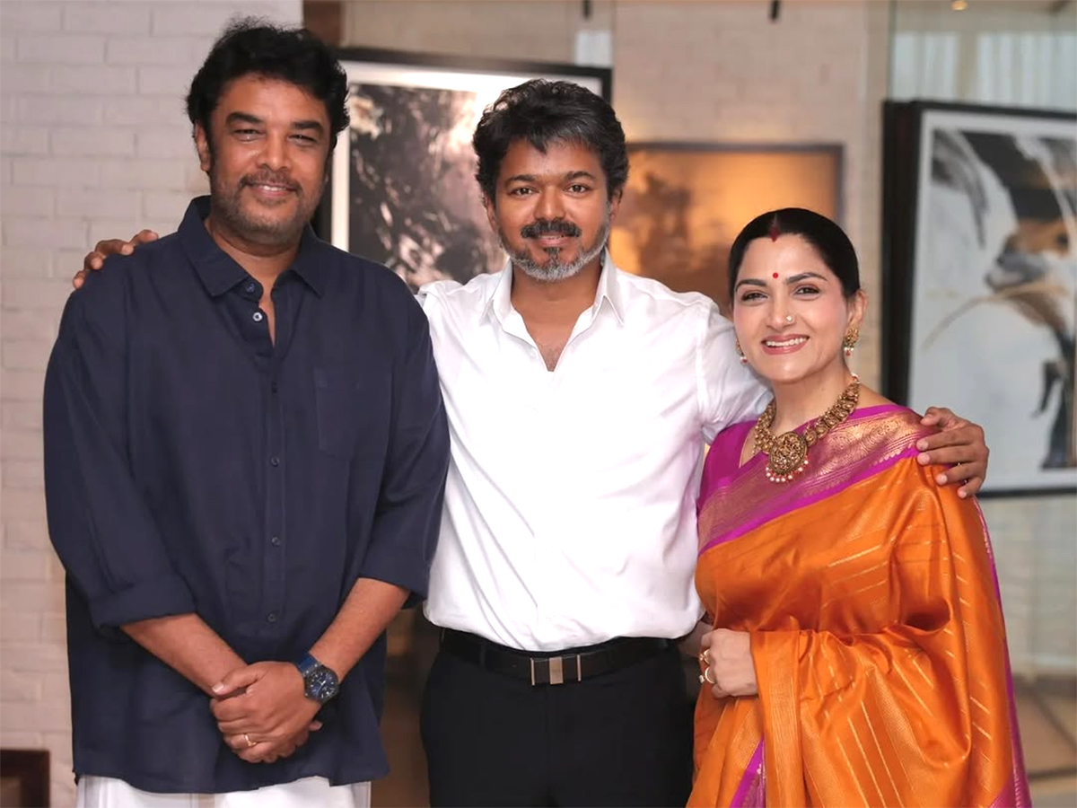 A_20Complete_20Photos_20Gallery_20Of_20Celebrities_20Who_20Met_20Vijay_20After_20He_20Became_20CM_20Of_20Tamil_20Nadu__20_282_29.jpg 2