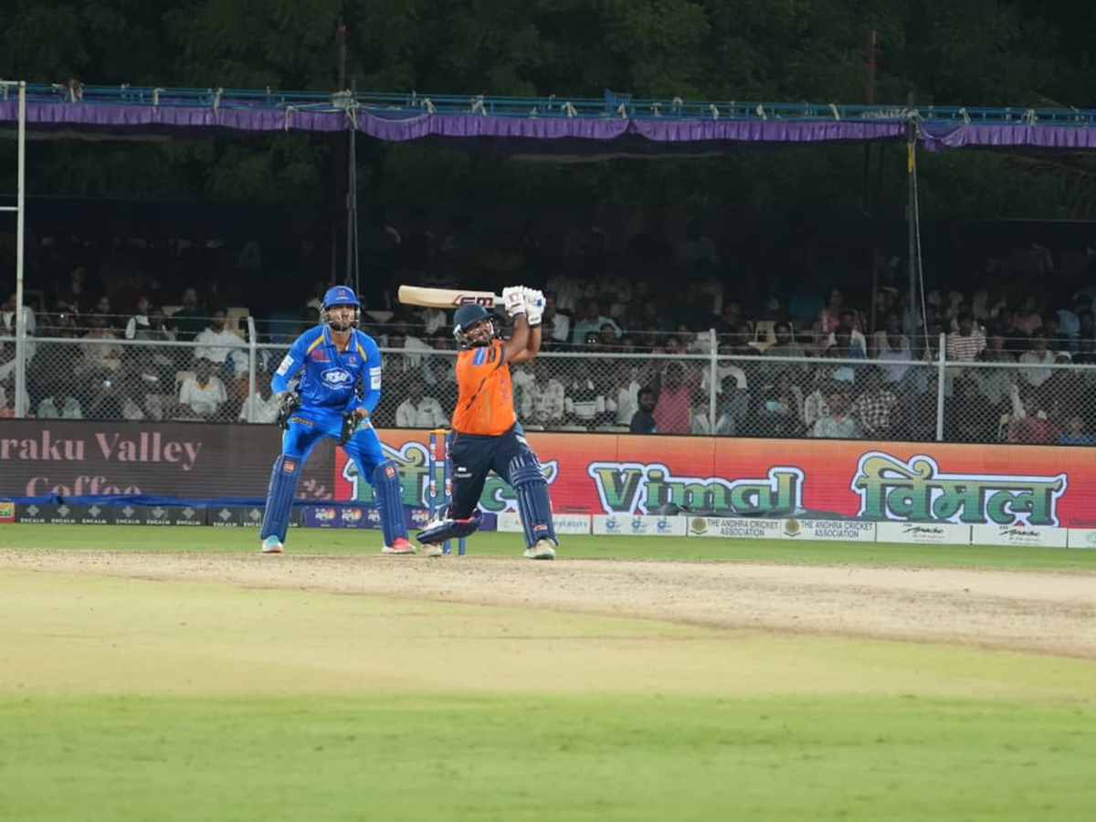 Andhra_20Premier_20League_20YSR_20ACA_20Stadium_20in_20Kadapa__20_2811_29.jpg 11