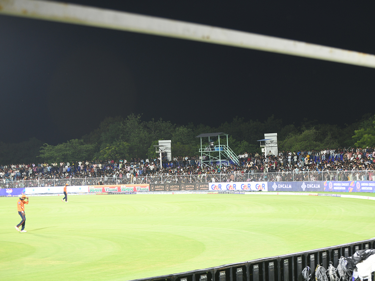 Andhra_20Premier_20League_20YSR_20ACA_20Stadium_20in_20Kadapa__20_2814_29.jpg 14