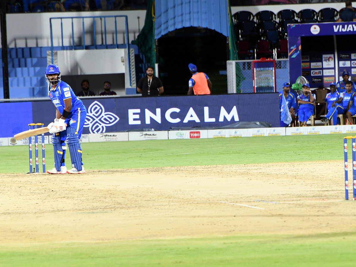 Andhra_20Premier_20League_20YSR_20ACA_20Stadium_20in_20Kadapa__20_287_29.jpg 7