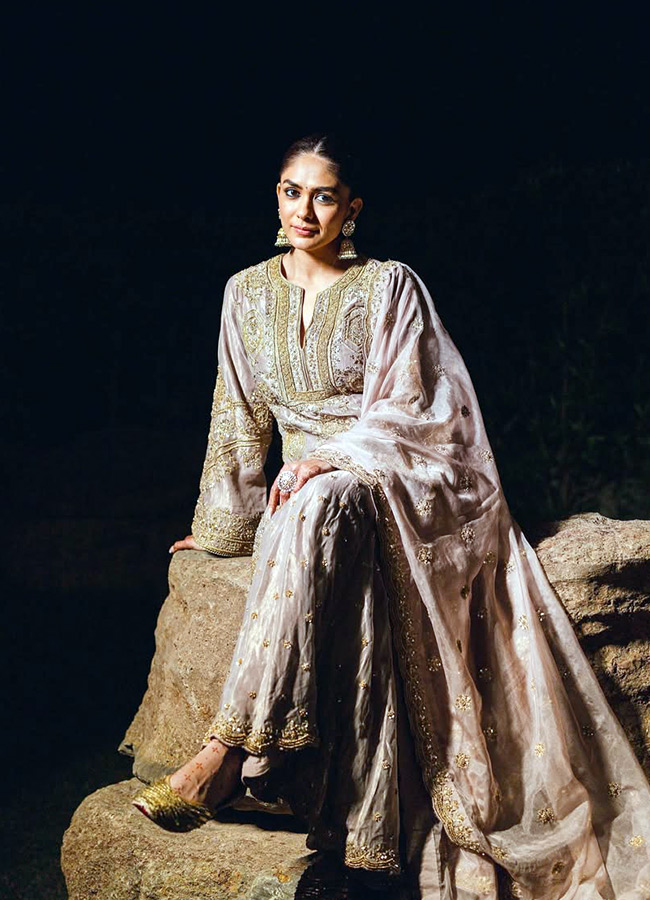 Mrunal_20Thakur_20_282_29.jpg 2