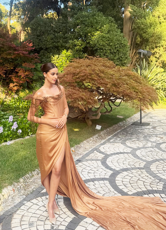 Ananya_20Panday_20_2810_29.jpg 10