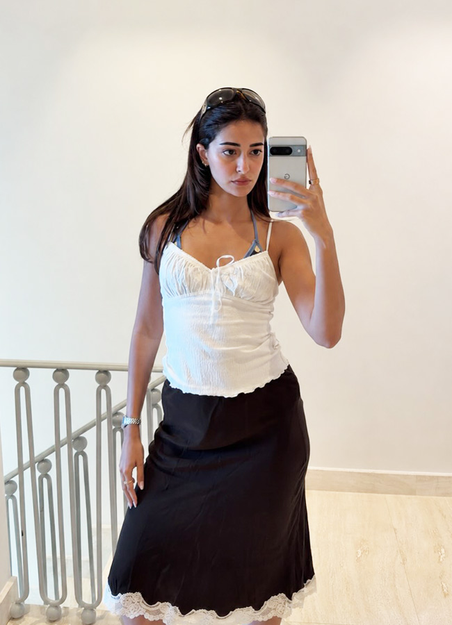 Ananya_20Panday_20_284_29.jpg 4