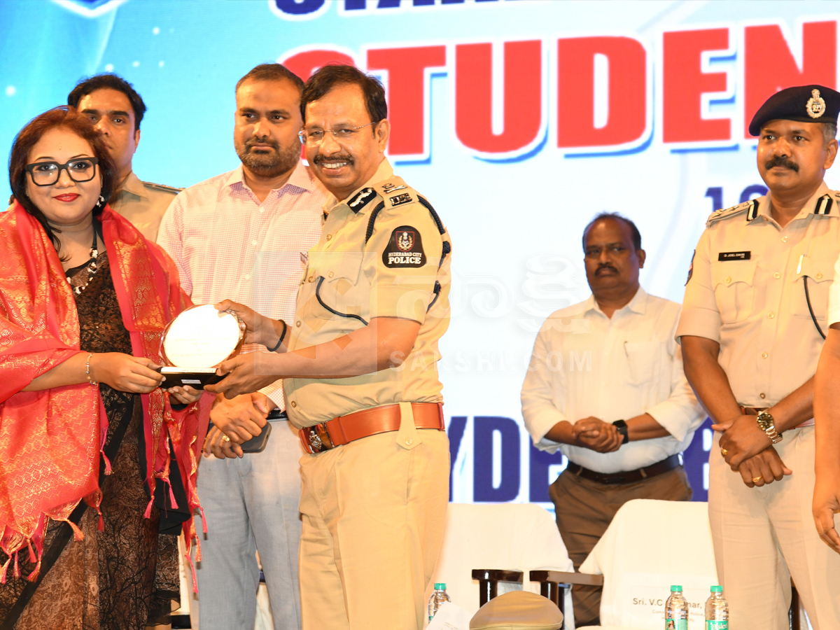 CP_20sajjanar_20warning_20on_20Minor_20Driving_20safe_20school_20envinronment_20in_20Hyderabad_20Photos_20_285_29.jpg 5