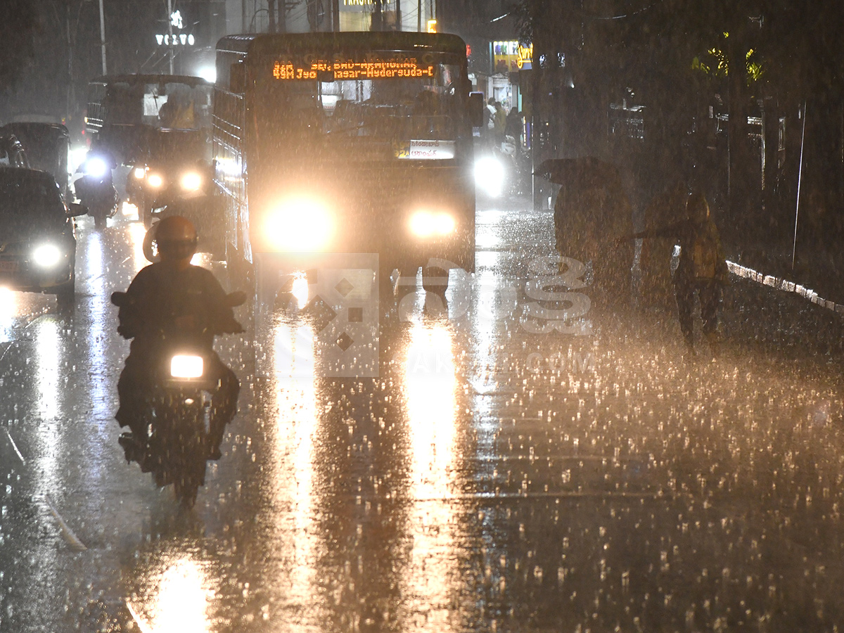Heavy_20Rain_20in_20Hyderabad_20Yesterday_20Night__20_2814_29.jpg 14