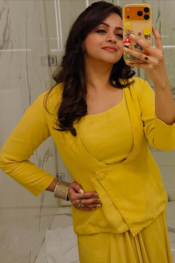 Actress_20Bhavana_20Latest_20Stunning_20Photos_20_2814_29.jpg 15