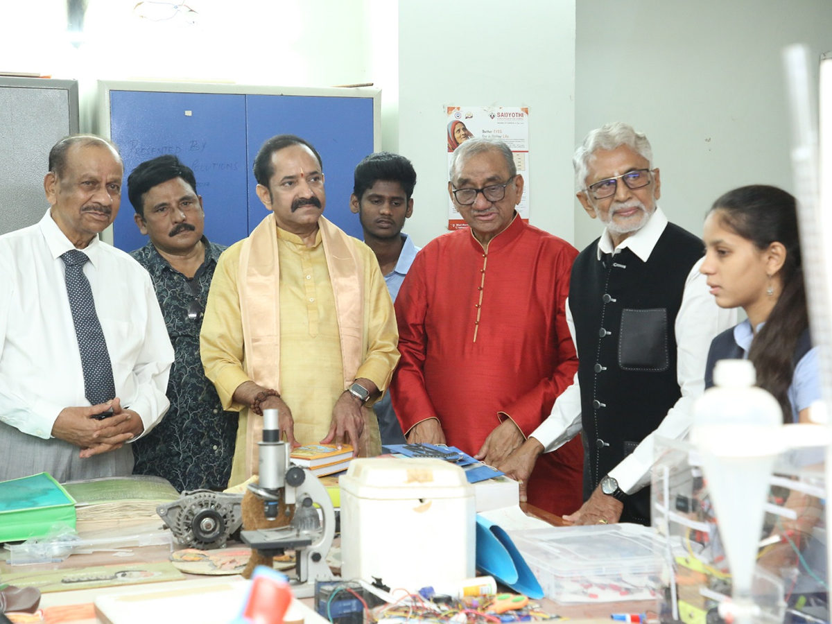 Murali_20Mohan_20Celebrated_20his_2061st_20Wedding_20Anniversary__20_282_29.jpg 2