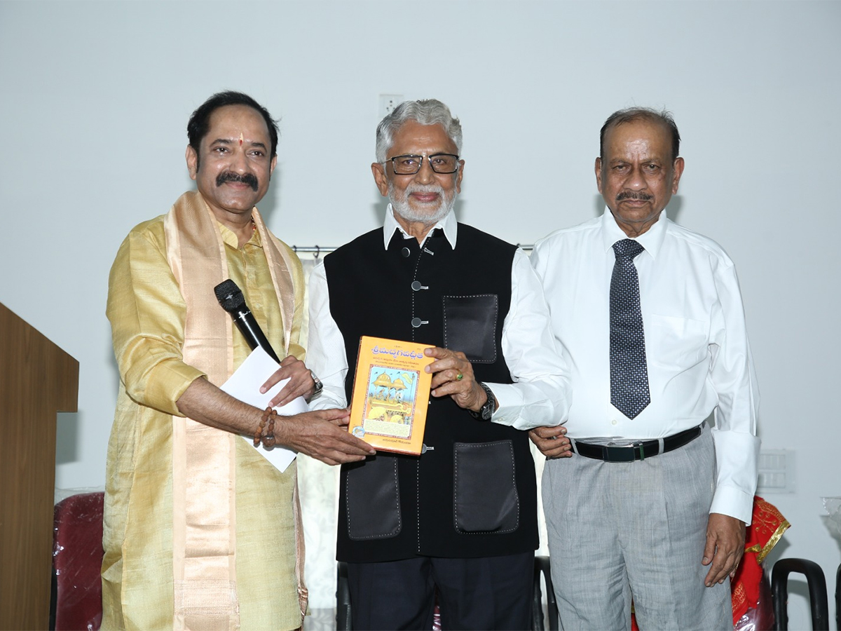Murali_20Mohan_20Celebrated_20his_2061st_20Wedding_20Anniversary__20_286_29.jpg 6