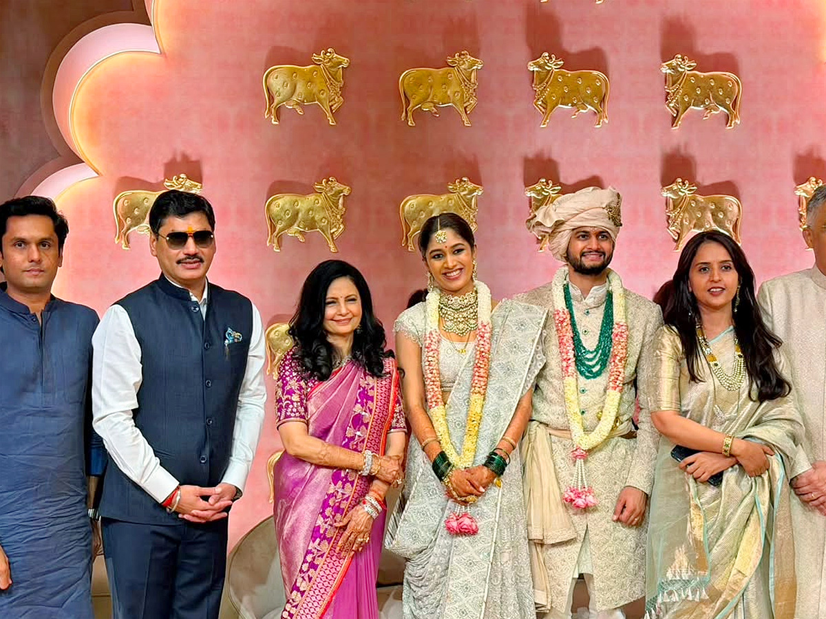 Political_20Leaders_20And_20officials_20Attend_20Supriya_20Sule_20Daughter_20Wedding_20in_20Mumbai_20Photos_20_288_29_0.jpg 8
