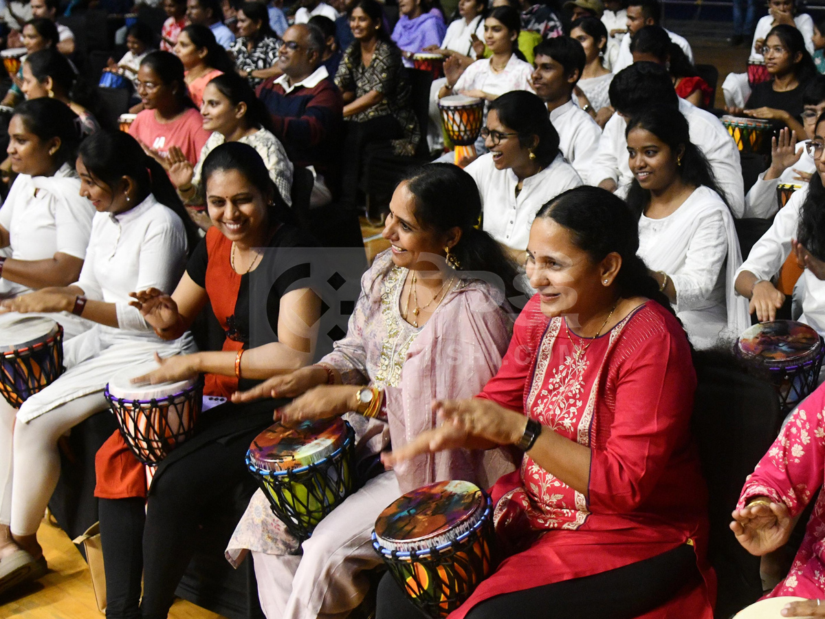 Worlds_20largest_20djembe_20drum_20circle_20event_20In_20Gachibowli_20Photos_20_2817_29.jpg 17
