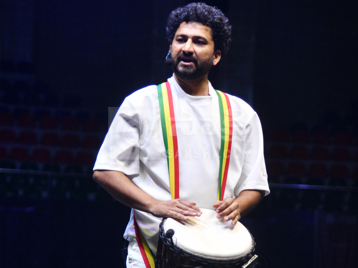 Worlds_20largest_20djembe_20drum_20circle_20event_20In_20Gachibowli_20Photos_20_289_29.jpg 10