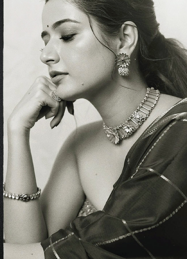 Ashika_20Ranganath_20_286_29.jpg 6