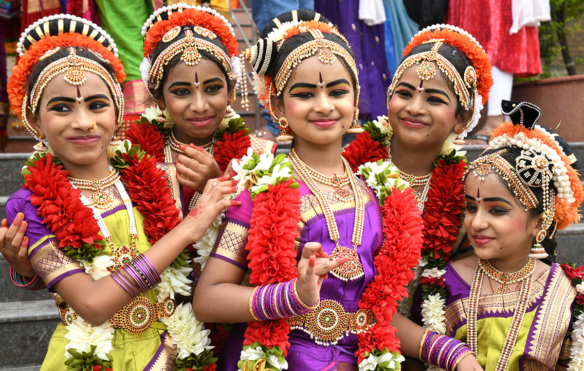 Kuchipudi_20Dance_20Performance_20Ravindra_20Bharathi__20_283_29.jpg 3