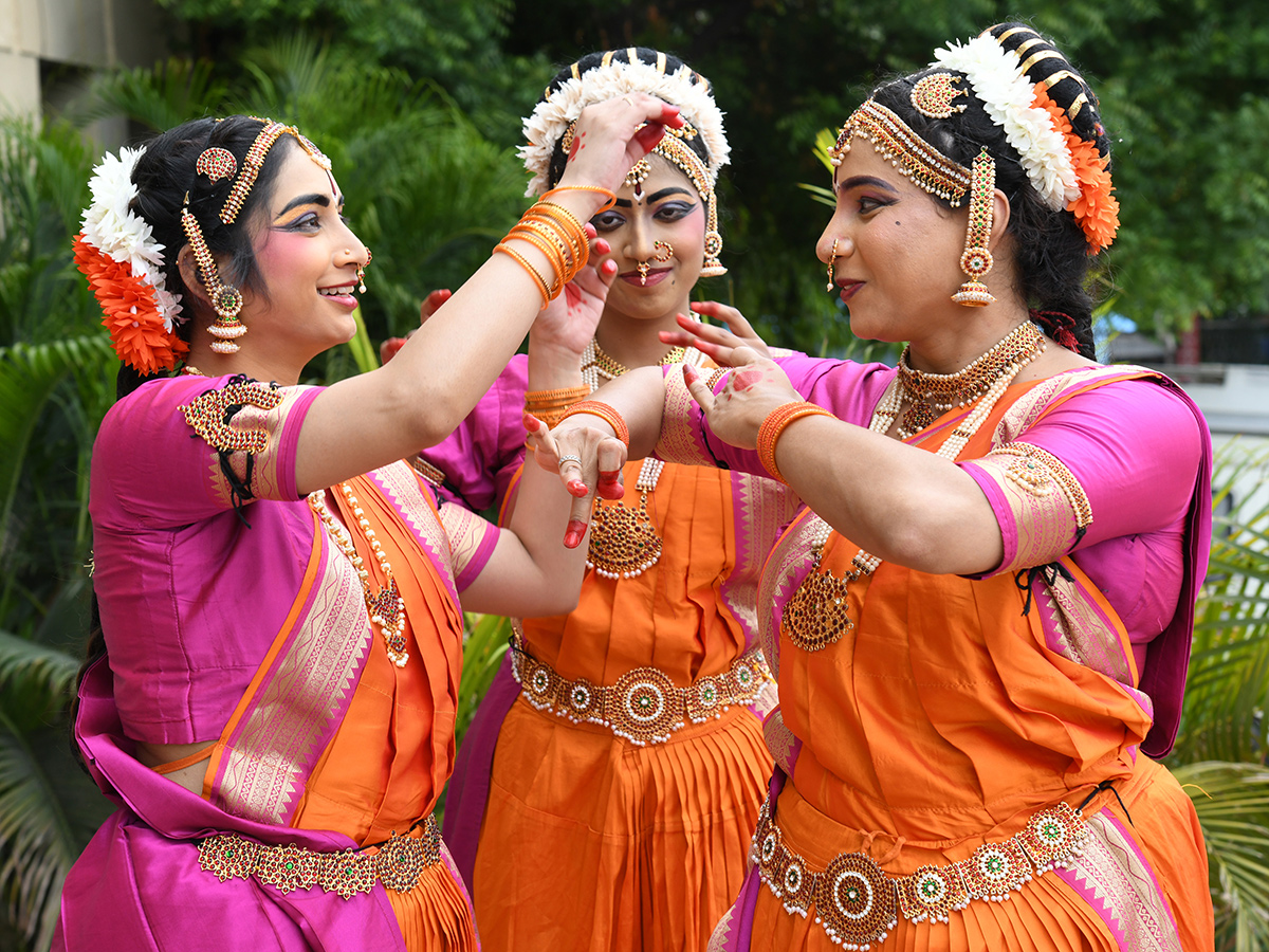 Kuchipudi_20Dance_20Performance_20Ravindra_20Bharathi__20_285_29.jpg 5