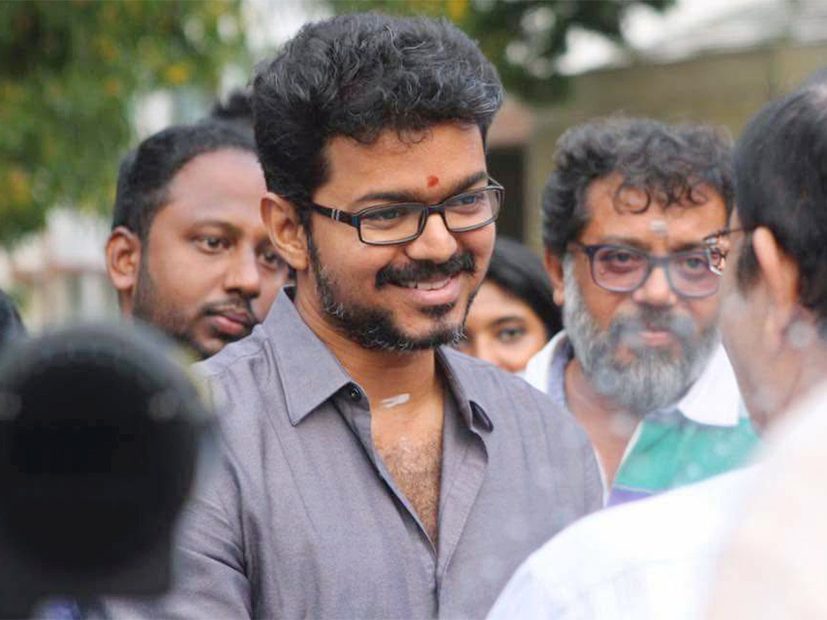 Photos_20Gallery_20Full_20Of_20Mass_2C_20Style_20And_20Emotion_2C_20TN_20CM_20Vijay_20Birthday_20Special_20Images_20You_20Cant_20Miss__20_2811_29.jpg 11